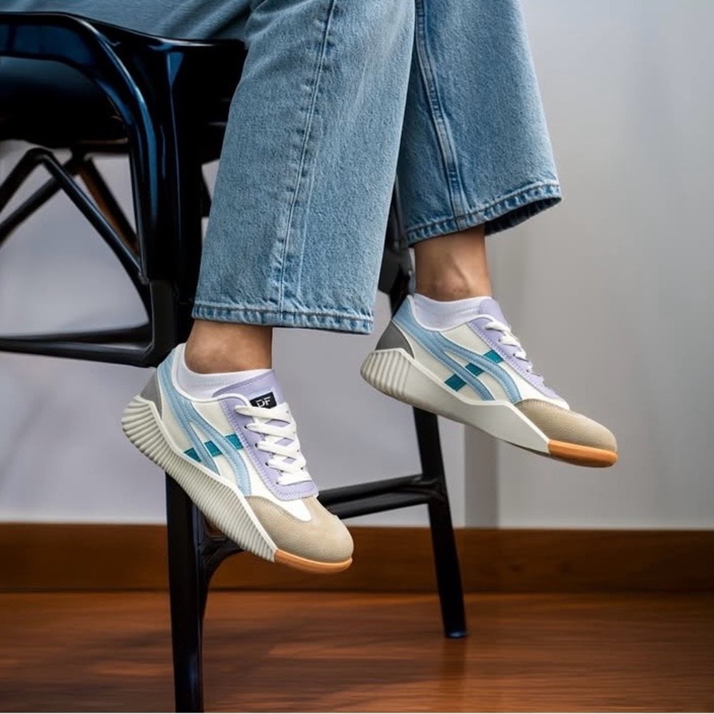 BRAND NEW DE FLORANCE CLOUDEA SNEAKERS (11.5)